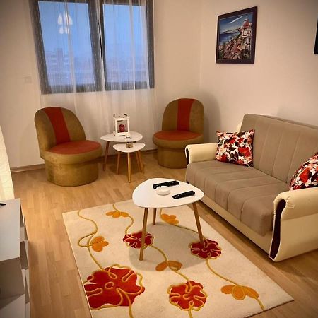 Flower And Love Flat Next To Centar Of Podgorica Exterior photo